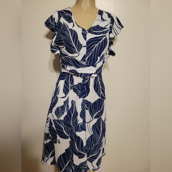 Liz Claiborne Midi Dress Size 6 Ruffle Sleeves Floral Classic Demure Cruise Vaca - Picture 1 of 5